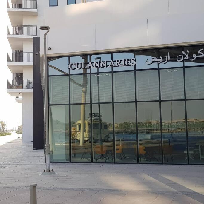 Apartamento B11 Comfy Studio With Canal And Pool View Abu Dabi Exterior foto